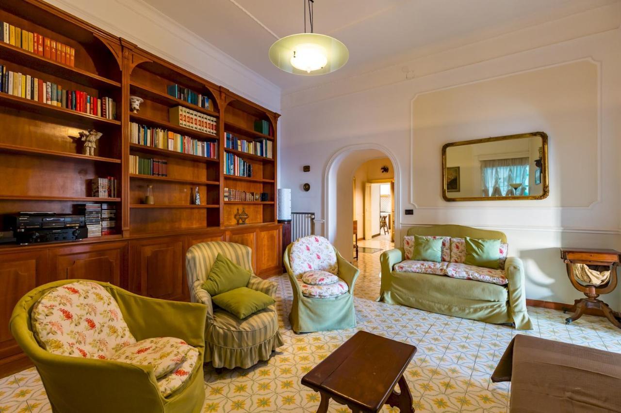Villa Paola - Hidden Panoramic Garden And Terraces By Napoliapartments Exterior photo